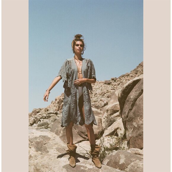 Jen's Pirate Booty Cypress Art Deco Lace Kimono - Picture 6 of 16